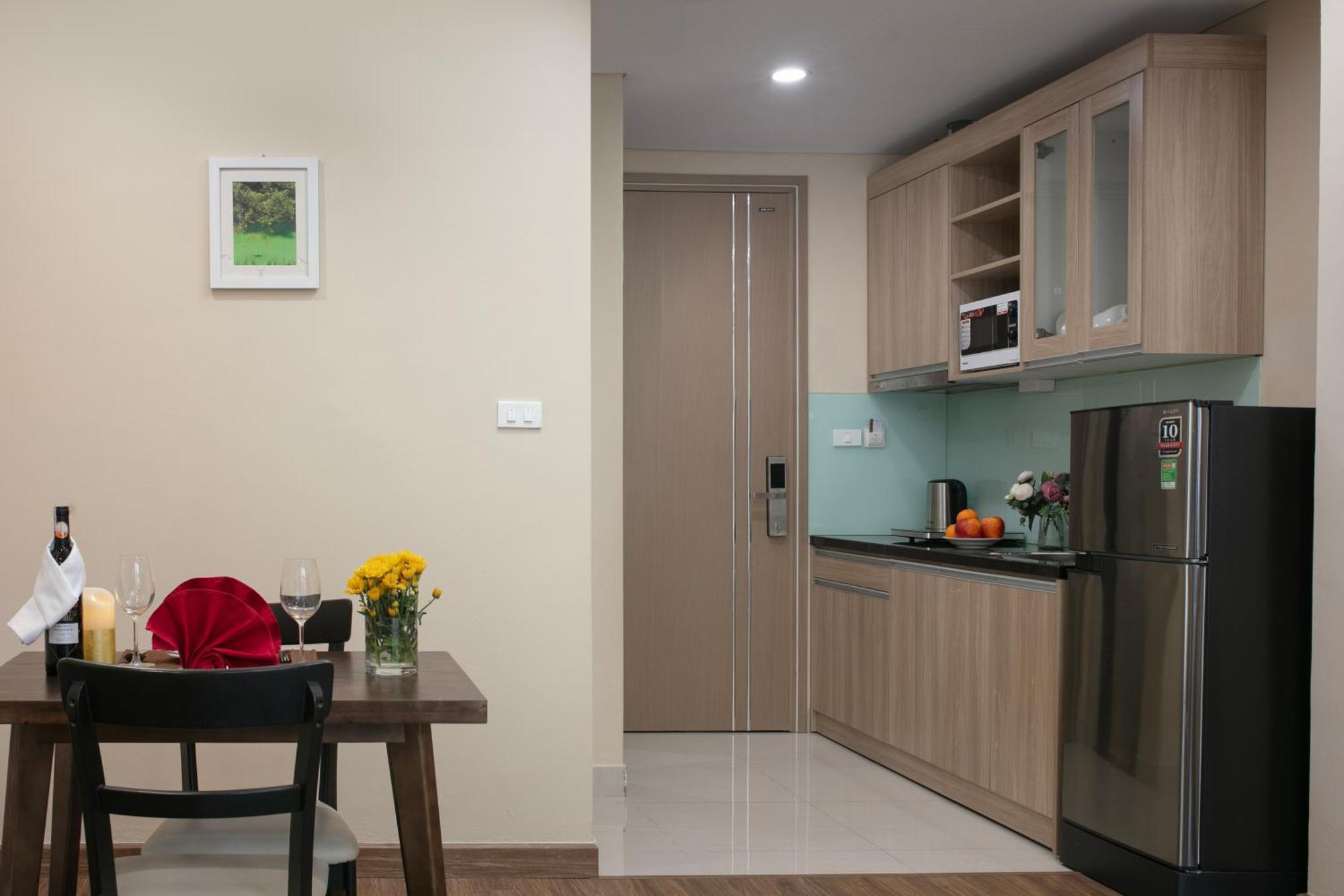 Hb Serviced Apartment - Lac Long Quan Ханой Экстерьер фото